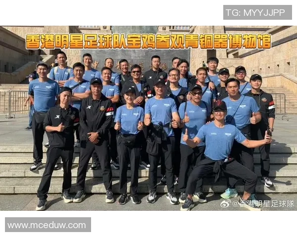 与足球明星合影的那些瞬间你知道他们的名字吗