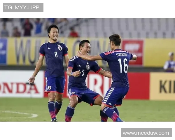 西安足球队在邀请赛中以61分稳居积分榜首位展现强劲实力